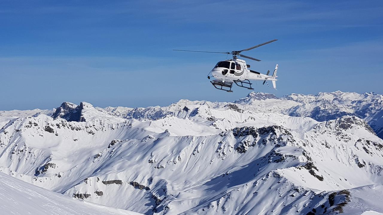 Winterlicher Helikopterrundflug